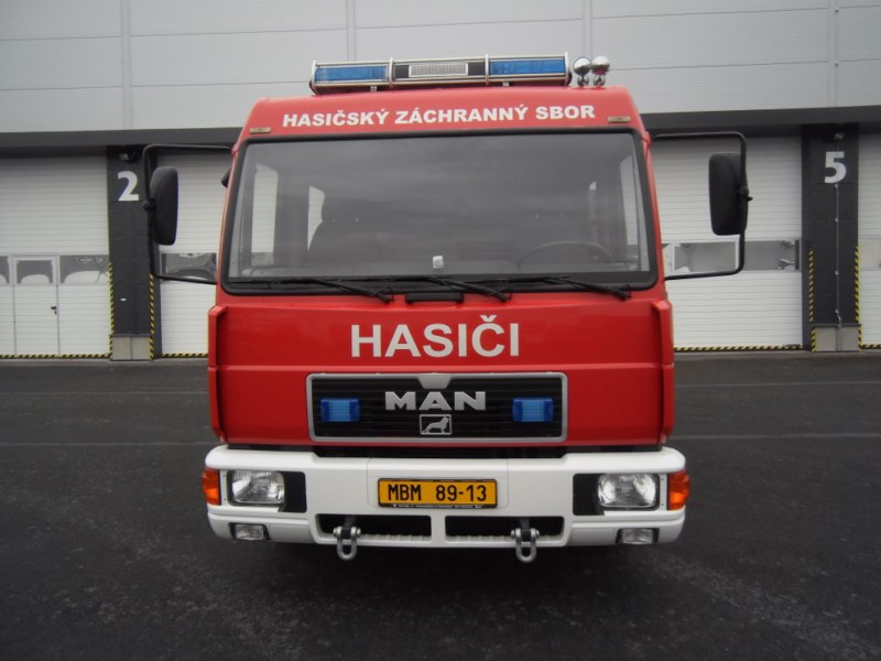 Prumyslových robotu-8